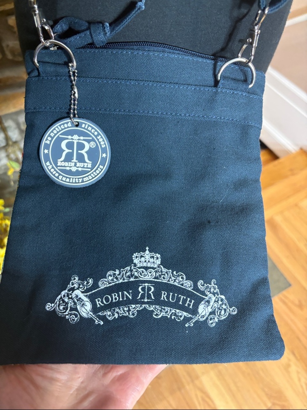 NWT Robin Ruth Blue Floral "CALIFORNIA" Crossbody Bag - Picture 4 of 9